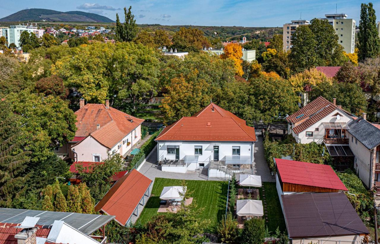 Villa Garden Eger Buitenkant foto